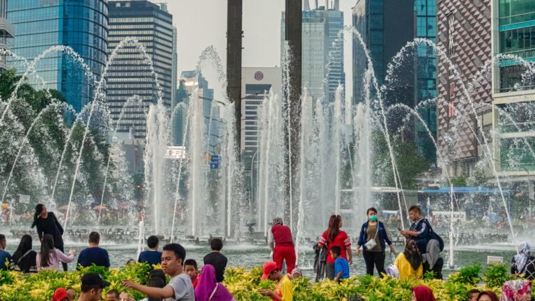 Turyści z Wielkiej Brytanii wybierają Indonezję