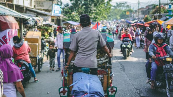 Indonezja znosi testy COVID-19 dla turystów